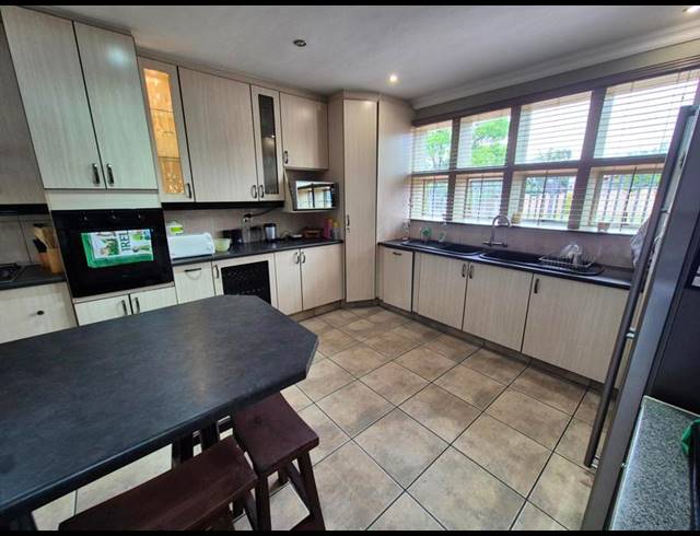 3 BEDROOM HOUSE FOR SALE IN BRACKENDOWNS